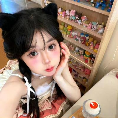女皇的对手海报